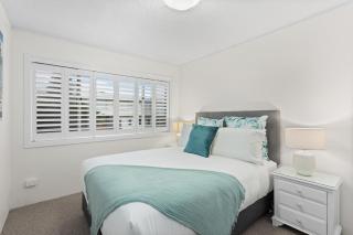 Wake to Waves in Spacious 3-Bed Beachfront Unit - Gold Coast - 3