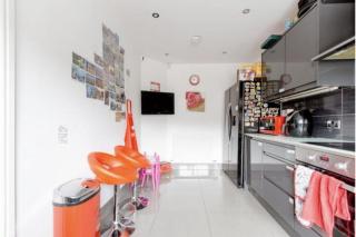 Chic DuoRooms with Modern Comfort for Families - Kent - 9
