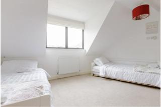 Chic DuoRooms with Modern Comfort for Families - 2
