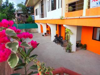 AUNORA Family Rooms - 2