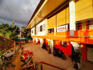 AUNORA Family Rooms - 3