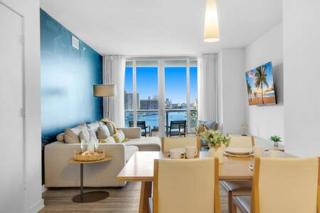 Pool - Apartment with Balcony - Gym - Near Beach - Hallandale Beach - 8