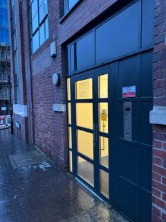 Luxury 2 Bedroom Apartment - 9