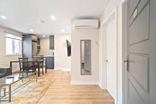 DUPLEX 6 BEDROOMS IN HEART OF PLATEAU MONT-ROYAL - Montreal - 3