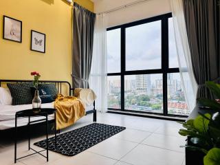 Urban Suite Spacious 2 or 3 Bedroom and 2Bathroom at Georgetown by URBAN STAYCATION HENG - Jelutong - 1