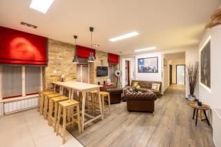 Deluxe Central Elizabeth Residence w/ 4BEDRM, 2BATHRM, 1LVNGRM - Budapest - 8