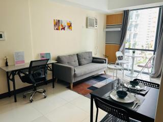 11C Tower 1 Viceroy Residences McKinley BGC - Manila - 2