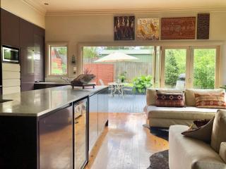 Kimberley Blue West Wing Sunny Decks Cosy Fire - Blackheath - 8