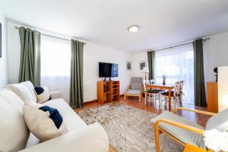 Bright 2BR flat off trendy Chiswick High Road - Londen - 0