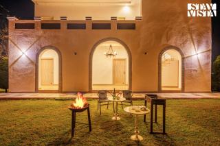 StayVista's Lake Pearl Serenity - Riverside, Mountain-View Villa with Jacuzzi, Sprawling Lawn & Terrace - Dhār Khurd - 7