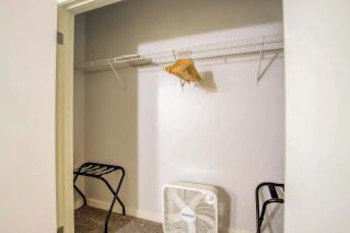 TWO CozySuites Apartment with Skybridge Access #3 - Indianápolis - 1