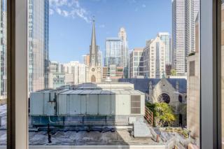River North 1br w coffee shop gym nr lake CHI-972 - 4