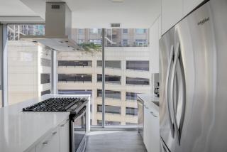 River North 1br w coffee shop gym nr lake CHI-972 - Chicago - 4