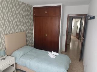 Piso para 6 junto al acueducto. A pasos del centro - 7