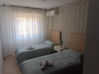 Piso para 6 junto al acueducto. A pasos del centro - 8