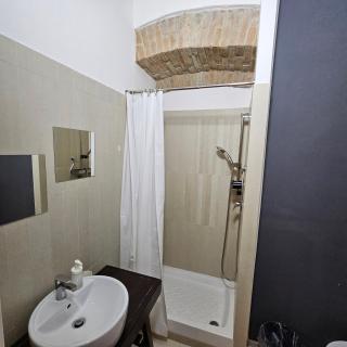 ROOM & PARKING in Centro Città con Parcheggio Privato e WIFI - Potenza - 1