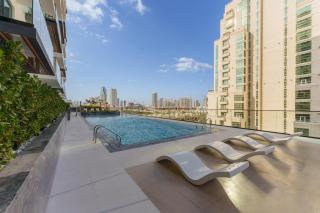 Luxury Living in 1 bedroom apartment in JVC - Dubai - 2