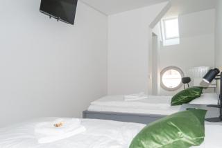5 Zimmer nahe Hauptbahnhof,10 Betten,vollausgestattet,neu saniert,Parkplatz,Dachterasse - Cottbus - 4