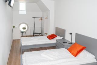 5 Zimmer nahe Hauptbahnhof,10 Betten,vollausgestattet,neu saniert,Parkplatz,Dachterasse - Cottbus - 3