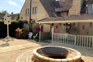 Piglet Lodge - Pebworth - 0