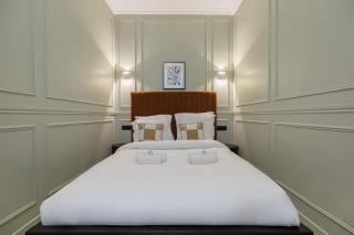 PoeticStay - Opera - 1