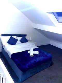 Well connected 4-bedroom house in birmingham City - 8