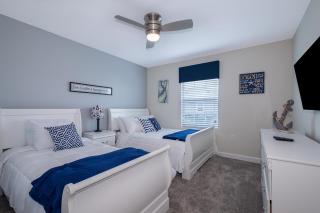 4834BV TOWNHOUSE 4 BEDROOMS & 3 BATHROOMS + POOL - 4