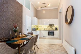 2BDR+2A/C+FOR LONG TERM TOO+LARGE FLAT+QUIET+SOHO! - Budapest - 1