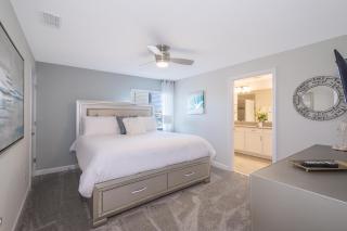 4975AN TOWNHOUSE 5 BEDROOMS & 4 BATHROOMS + POOL - Kissimmee - 1
