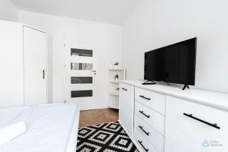 Elegant 3city Apartment in Gdańsk with Parking by Noclegi Renters - Danzig - 1