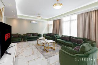 Exclusive 6 Bedroom Villa with Pool and Gym access - Dubai - 8