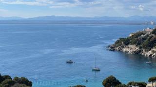 Preciosa casa con piscina desbordante y vistas al mar - 2