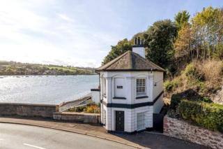 Historic 'Old Toll House' Shaldon Bridge - 0