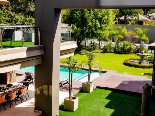 One O Eight Boutique Hotel - 5