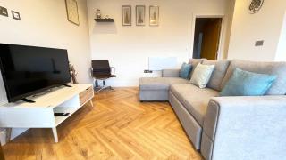Urban Living with Wi-Fi, Balcony & Parking - Rickmansworth - 9