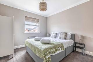 Cosy Central Windsor Apartment , Parking - Windsor - 4