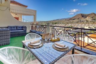 Two-Floor Penthouse w/ Spa Tub & Outdoor Terrace - Arona - 0