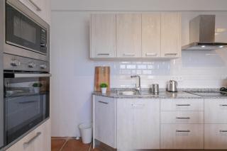 Rooftop View Escape - 1 Minute to Center and Fast Wi-Fi - Special Low Season Price for May and June - 2