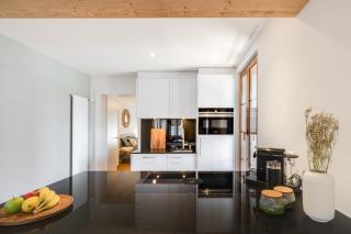 Bijou Lake Side - mit Seesicht und Privatstrand - Faulensee - 9