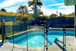 Corner By The Coast - Largo - 9