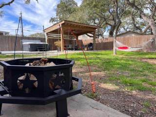 Knot Bay Haven, Dog Friendly, Hot Tub, Fenced yard, Patio and Grill, 3 BR - Rockport - 9