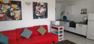 Ocean Vibes Studio Apartment - Margate - 4