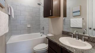 Landing Modern Apartment with Amazing Amenities (ID8153X72) - 2