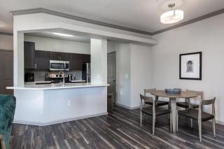 Landing Modern Apartment with Amazing Amenities (ID4174X27) - 8