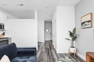 Explore CozySuites Indy from an Urban Oasis in Market East - Indianápolis - 8