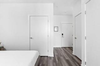 Explore CozySuites Indy from an Urban Oasis in Market East - Indianápolis - 6