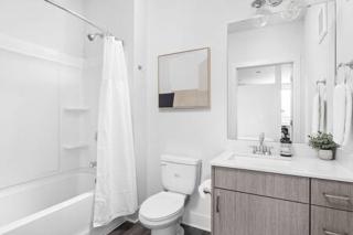 Explore CozySuites Indy from an Urban Oasis in Market East - Indianápolis - 4