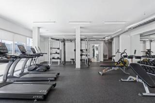 Explore CozySuites Indy from an Urban Oasis in Market East - Indianápolis - 1
