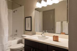 Landing Modern Apartment with Amazing Amenities (ID2796X70) - 1