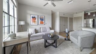Landing Modern Apartment with Amazing Amenities (ID9660X22) - 0